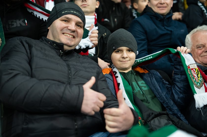 Kibice na meczu Śląska z Widzewem (2 marca 2024) na Tarczyński Arenie